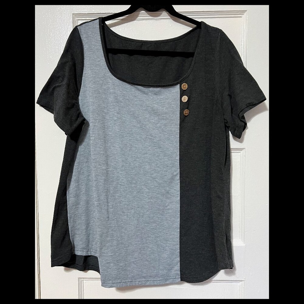SHEIN Womens Gray Colorblock Scoop Neck Button Detail Short Sleeve Top 1XL EUC